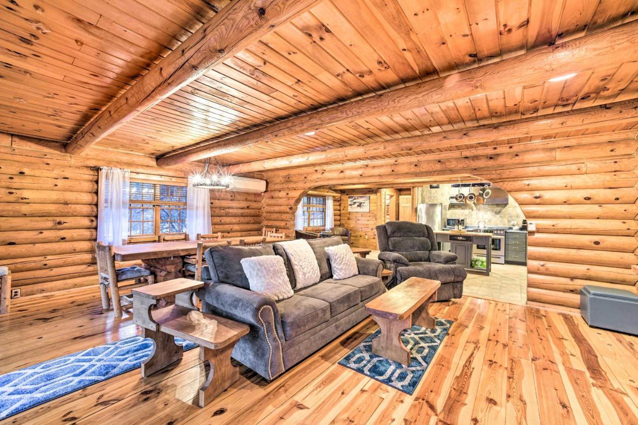 Spacious Cabin With Decks Near Saratoga Springs Middle Grove Extérieur photo