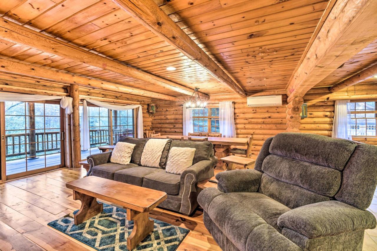 Spacious Cabin With Decks Near Saratoga Springs Middle Grove Extérieur photo