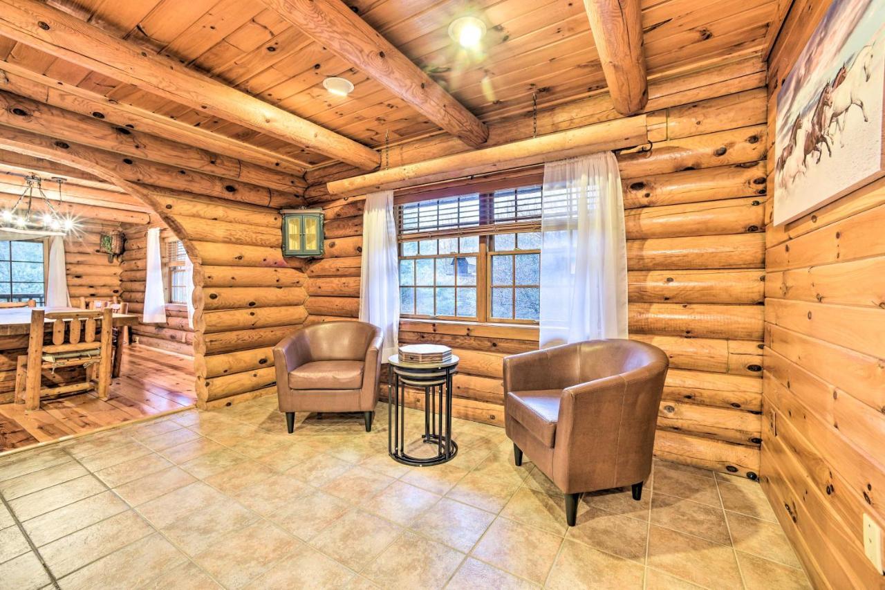 Spacious Cabin With Decks Near Saratoga Springs Middle Grove Extérieur photo