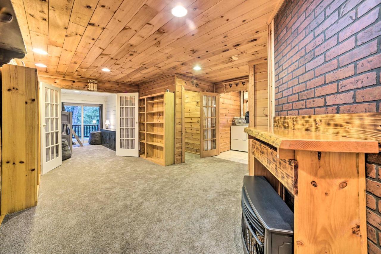 Spacious Cabin With Decks Near Saratoga Springs Middle Grove Extérieur photo