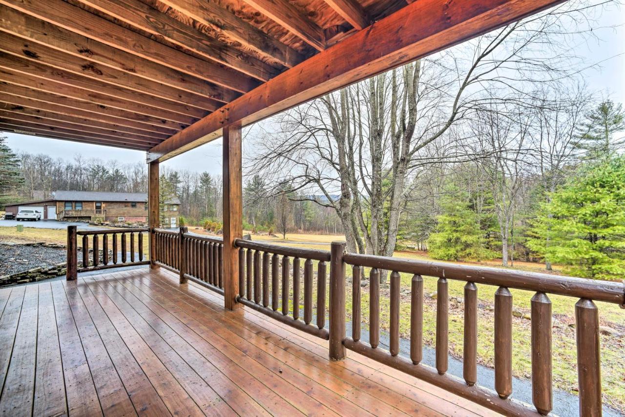 Spacious Cabin With Decks Near Saratoga Springs Middle Grove Extérieur photo