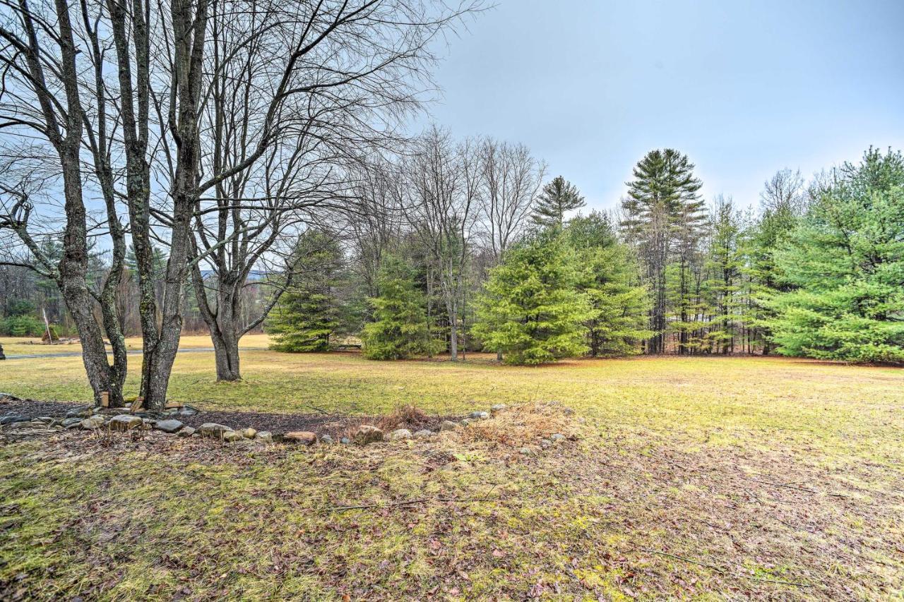 Spacious Cabin With Decks Near Saratoga Springs Middle Grove Extérieur photo